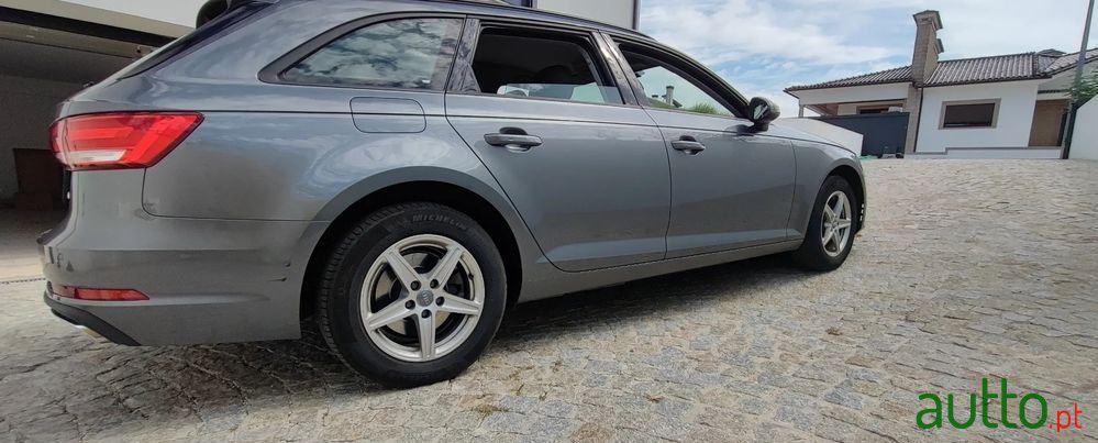 2019' Audi A4 Avant photo #1