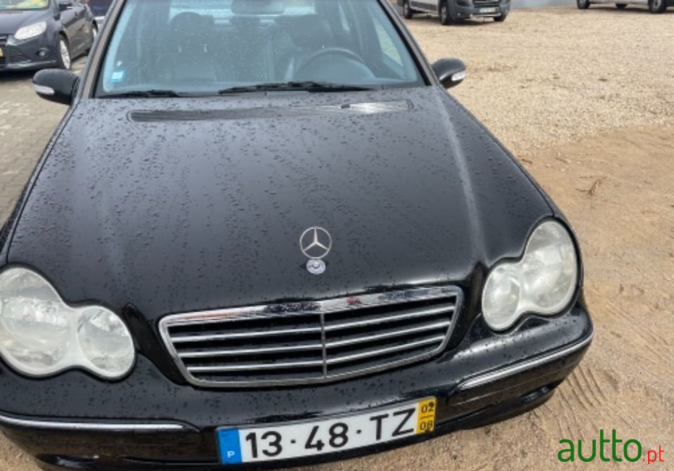 2002' Mercedes-Benz E-220 photo #5