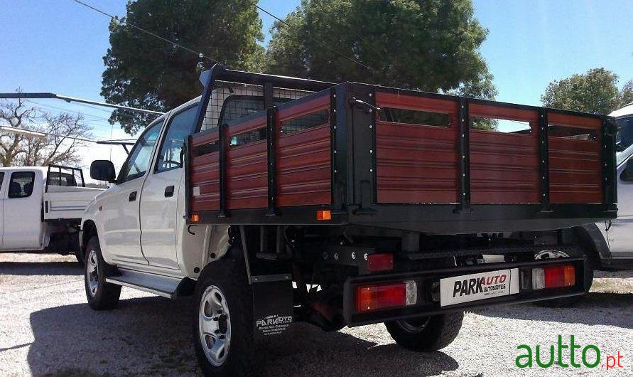 1999' Toyota Hilux 2.4Td 4X4 5 Lugares photo #2