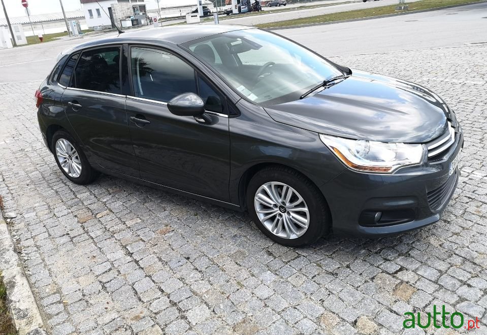 2014' Citroen C4 photo #2