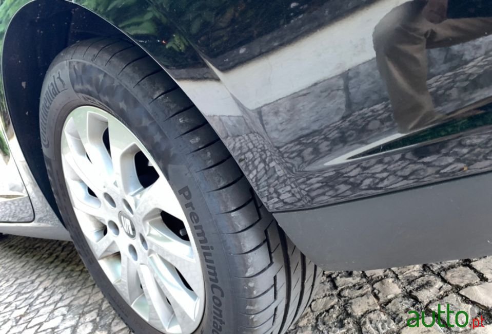 2015' SEAT Leon St photo #4