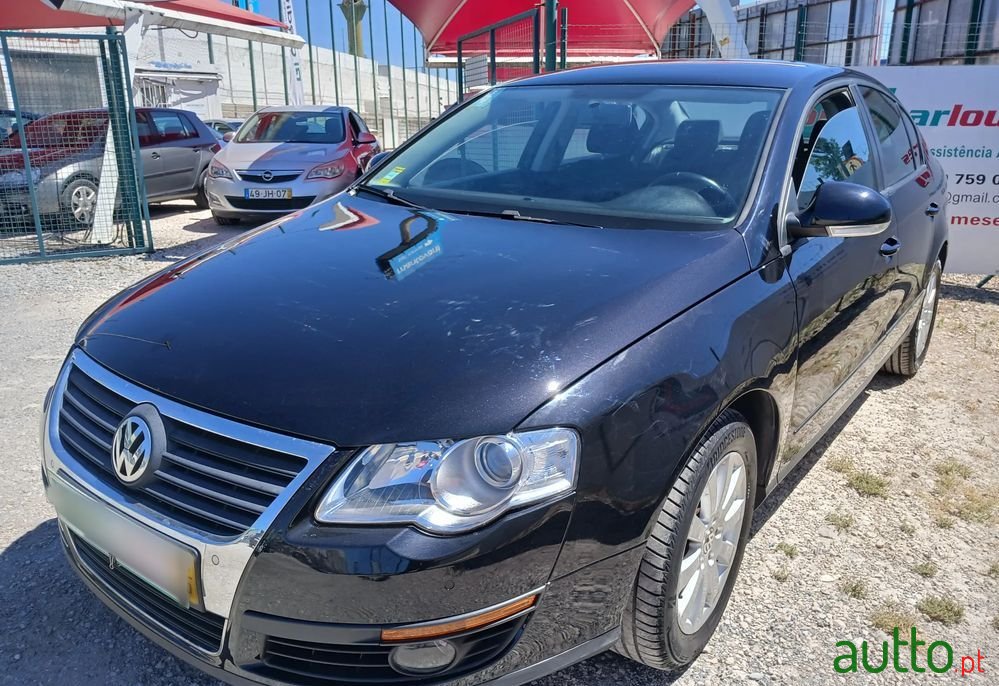 2008' Volkswagen Passat photo #1