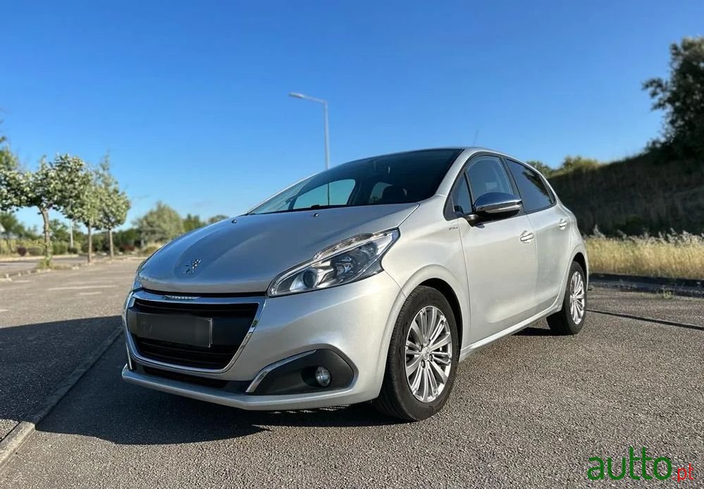 2018' Peugeot 208 photo #2