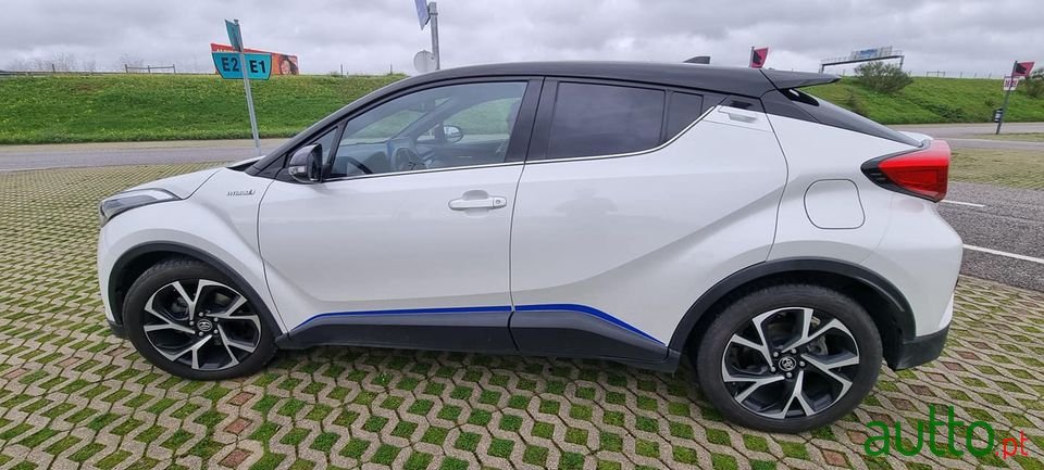 2020' Toyota C-HR photo #3