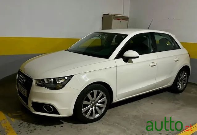 2013' Audi A1 Sportback photo #1