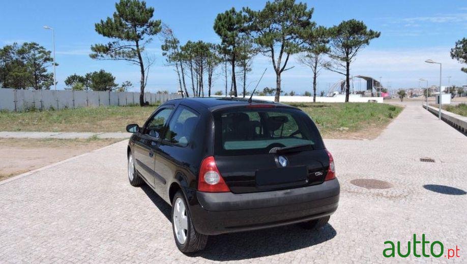 2002' Renault Clio photo #3