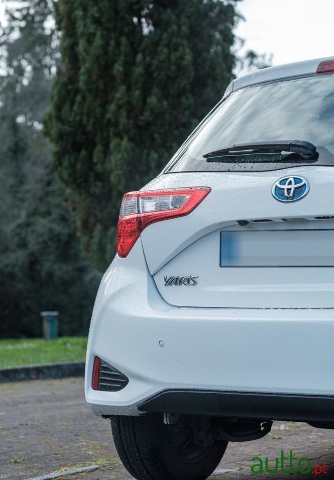 2018' Toyota Yaris photo #4