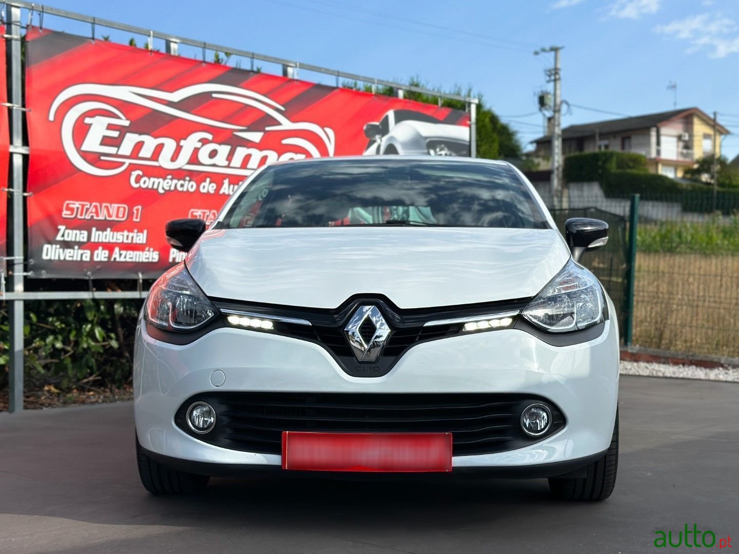 2015' Renault Clio photo #3