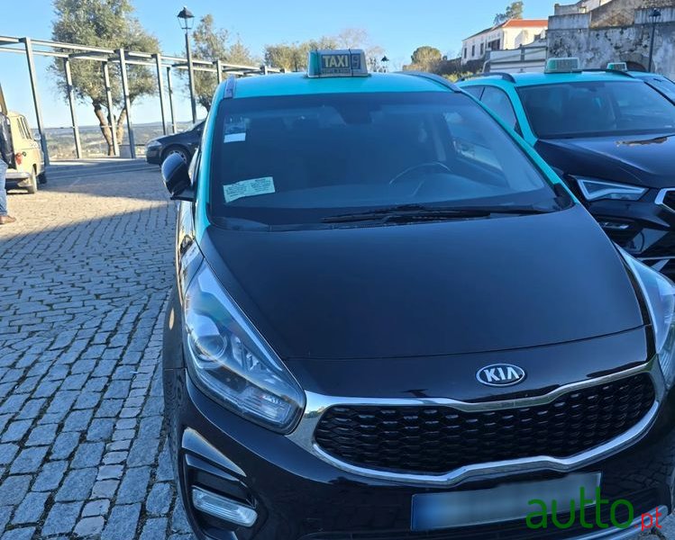 2017' Kia Carens photo #3