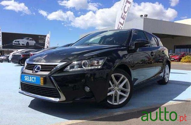 2016' Lexus CT 200H Executive+ photo #2