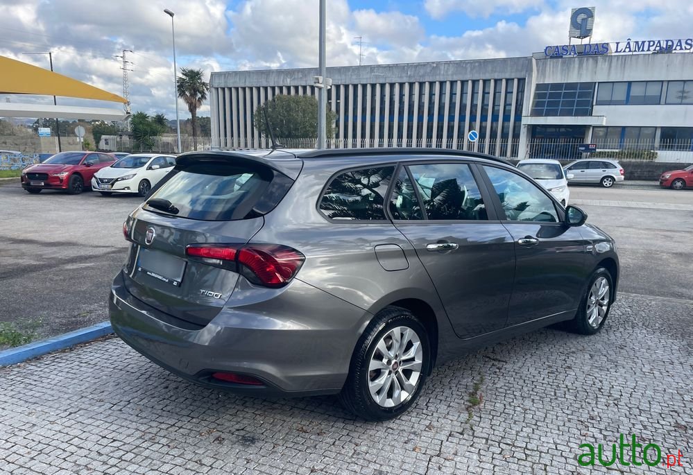 2020' Fiat Tipo Station Wagon photo #5