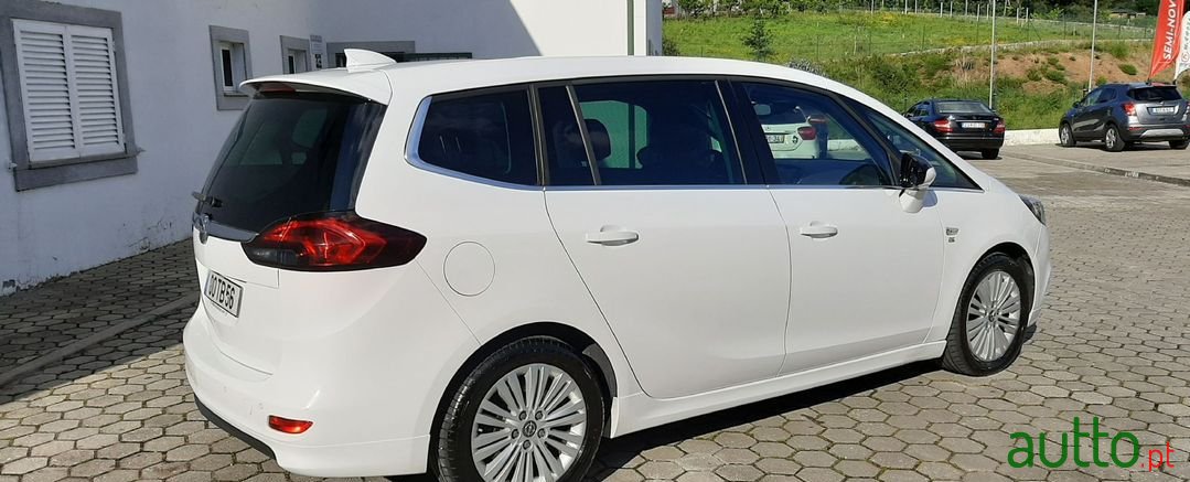 2017' Opel Zafira photo #5