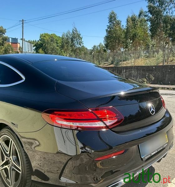 2018' Mercedes-Benz Classe C photo #4