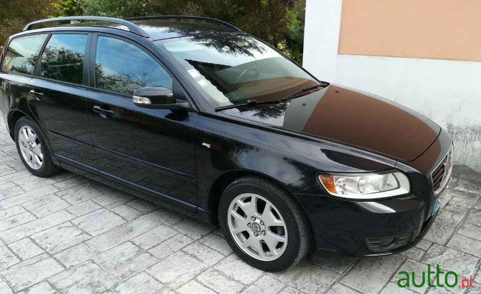 2009' Volvo V50 photo #3