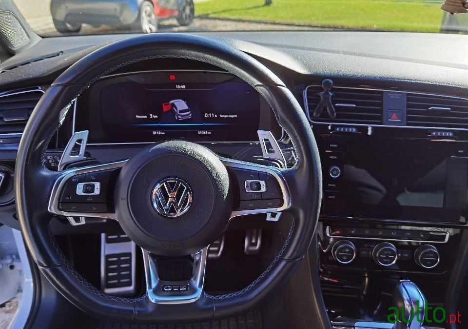 2017' Volkswagen Golf GTI photo #5