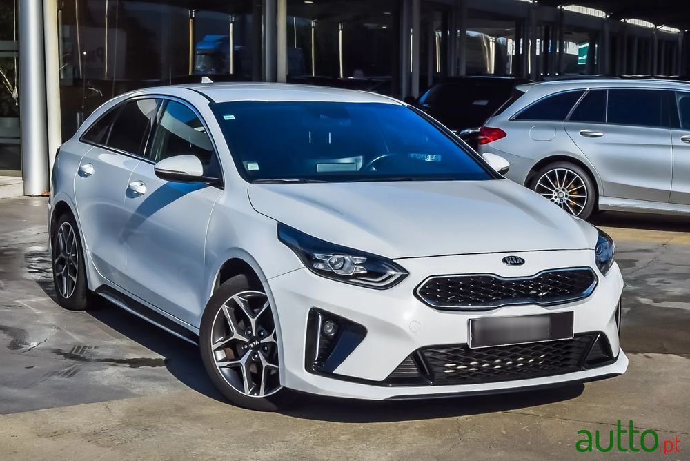 2019' Kia Proceed 1.0 T-Gdi Gt Line photo #2