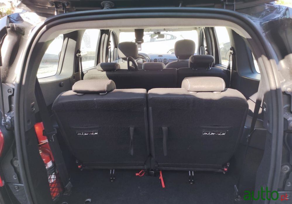 2020' Dacia Lodgy photo #5