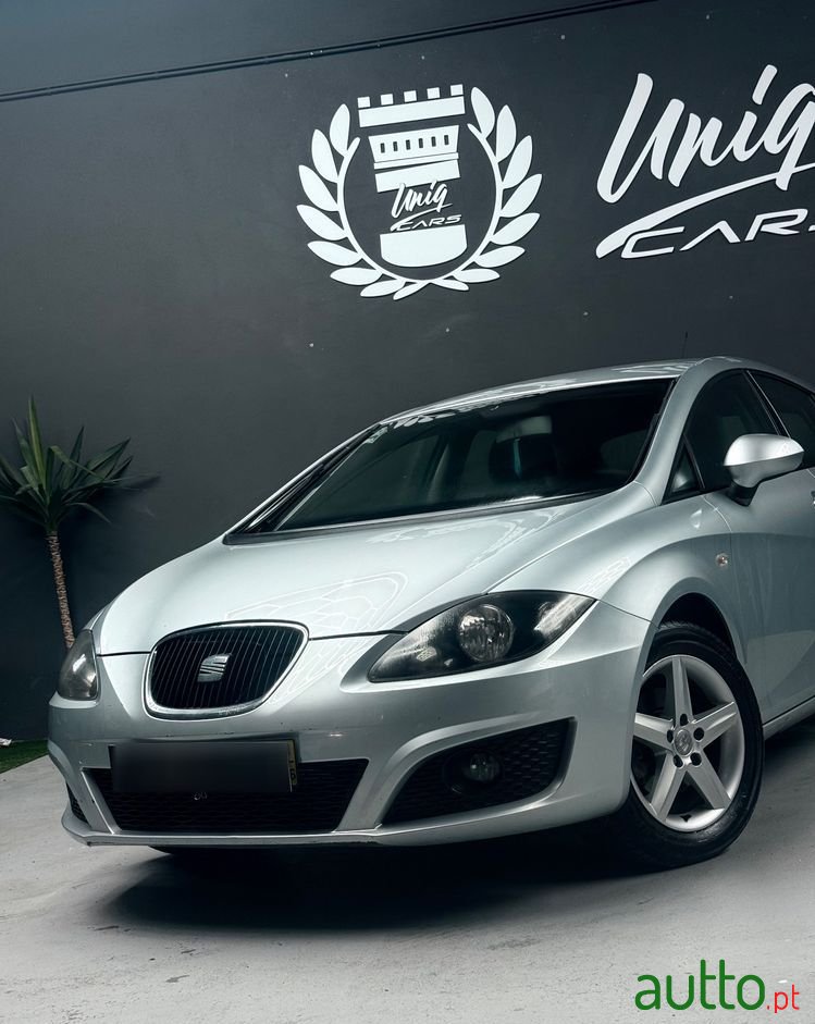 2011' SEAT Leon photo #4