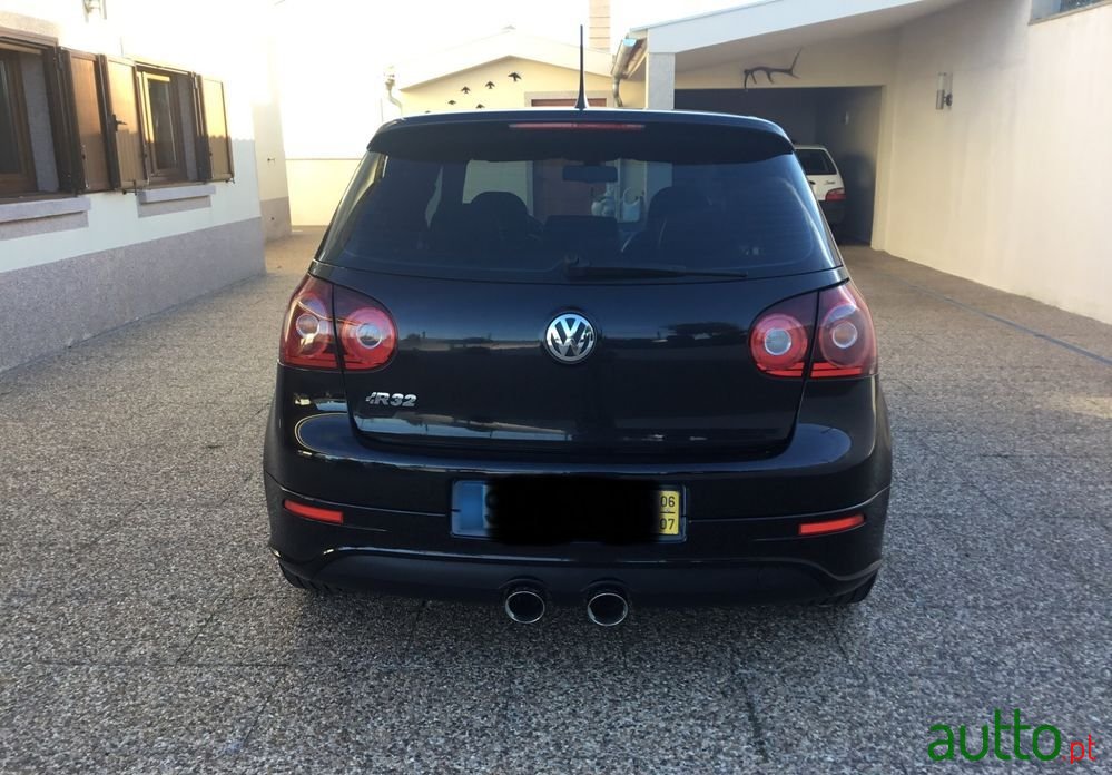 2006' Volkswagen Golf photo #2