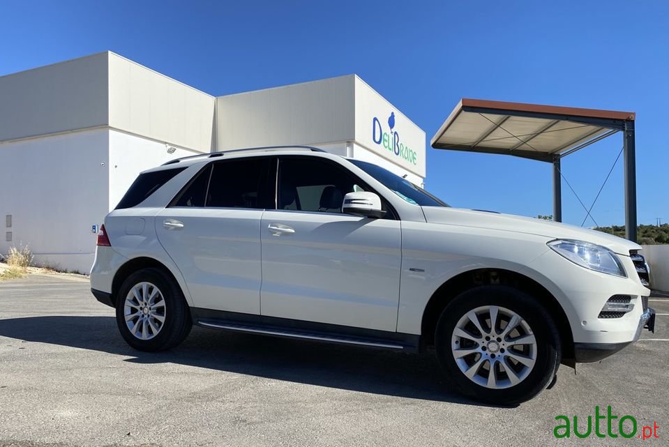 2012' Mercedes-Benz Ml-250 photo #3