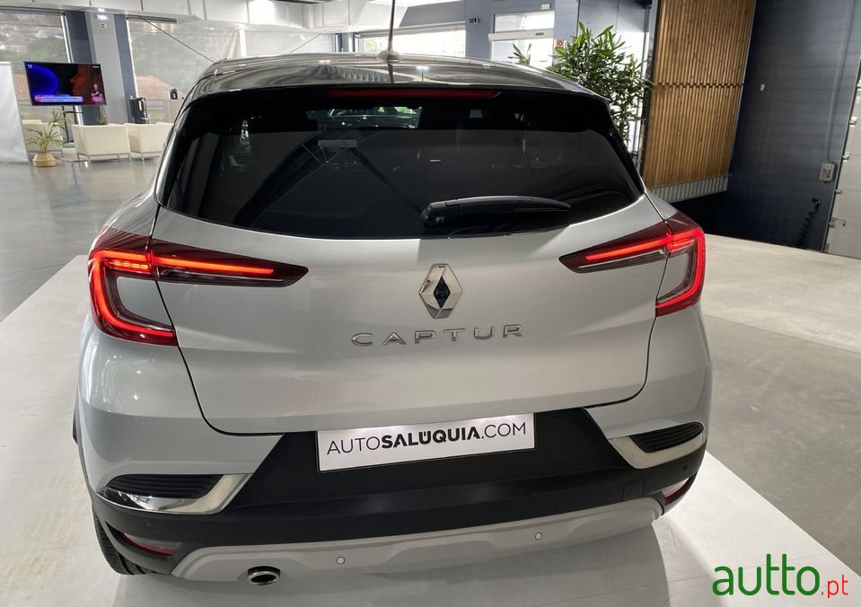 2020' Renault Captur photo #3