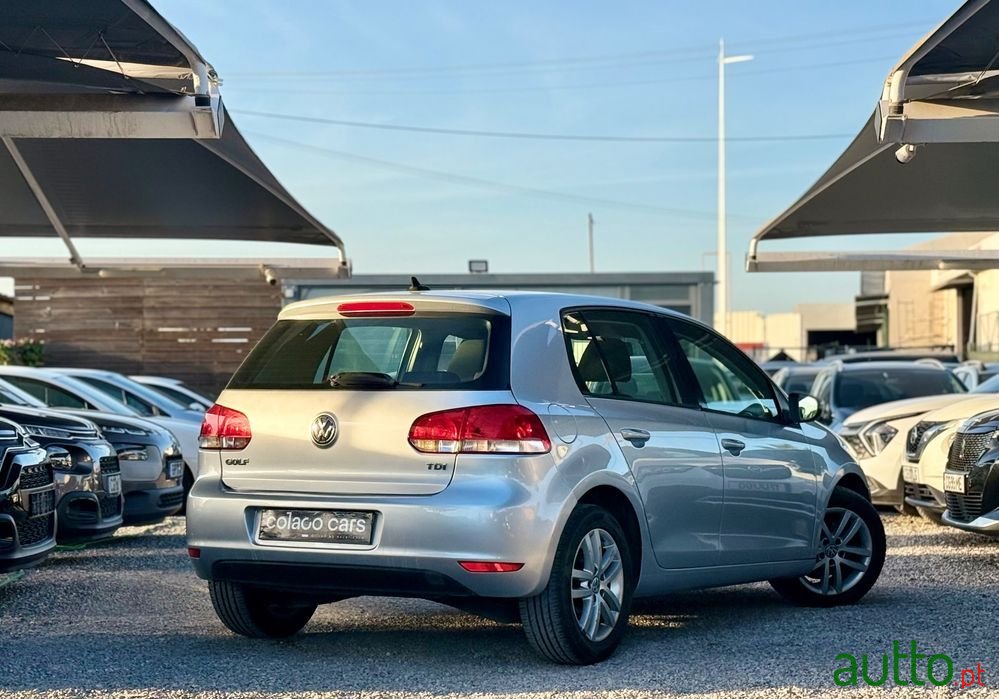 2011' Volkswagen Golf photo #4