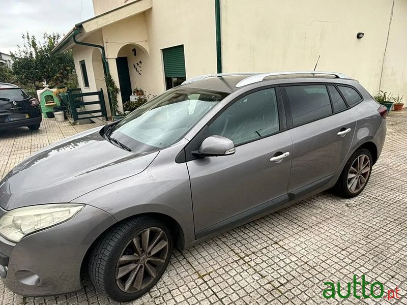 2010' Renault Megane Sport Tourer photo #1