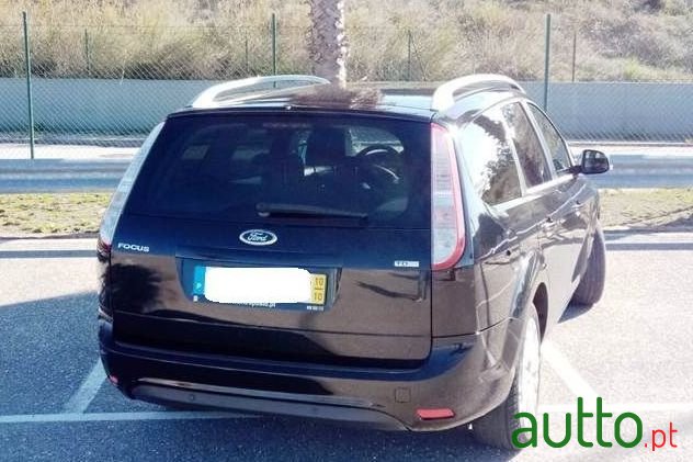 2010' Ford Focus Sw photo #4