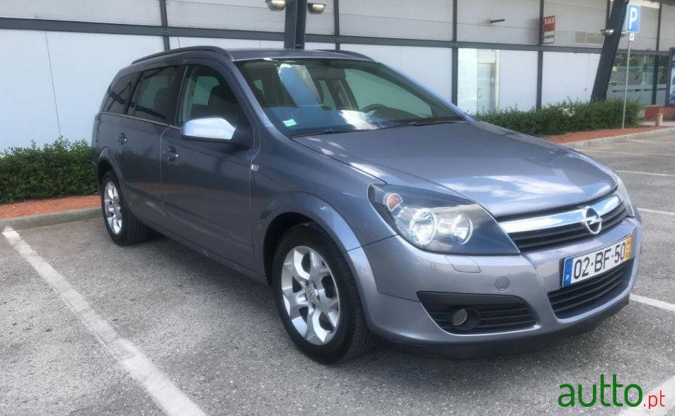 2006' Opel Astra Caravan photo #1