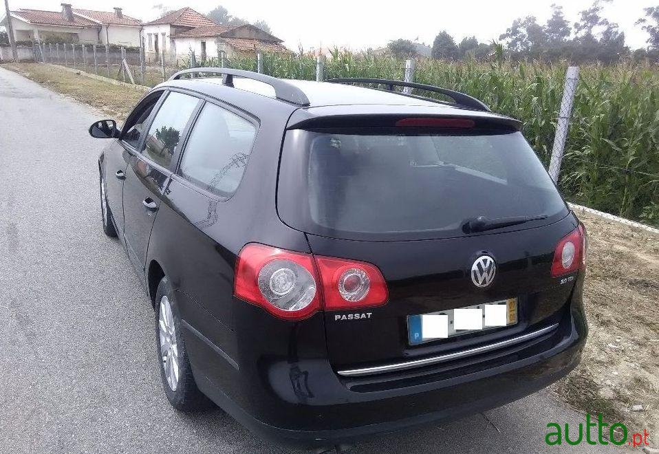 2007' Volkswagen Passat Variant photo #1