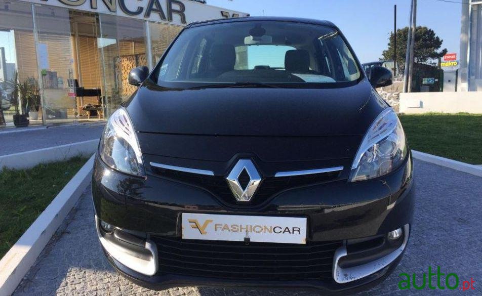 2013' Renault Scenic photo #2