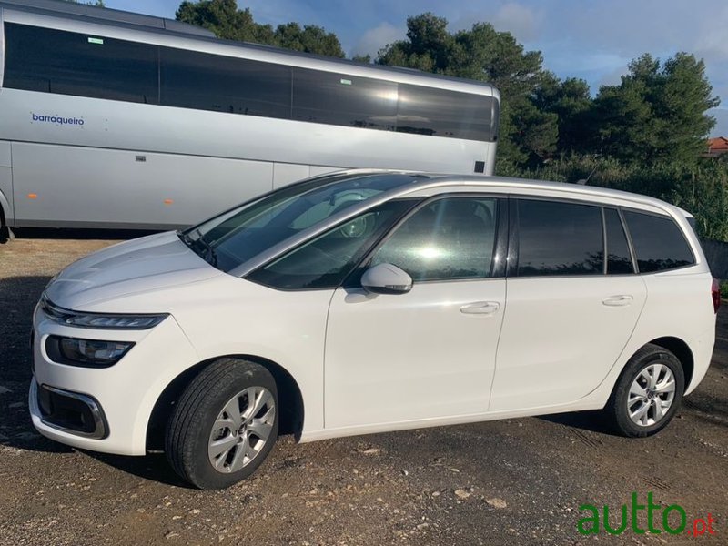 2020' Citroen C4 Spacetourer photo #4