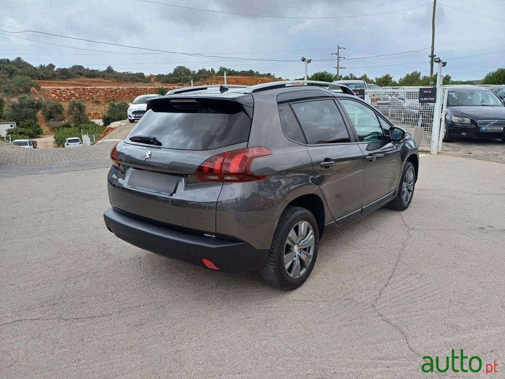 2019' Peugeot 2008 1.2 Puretech Style photo #5