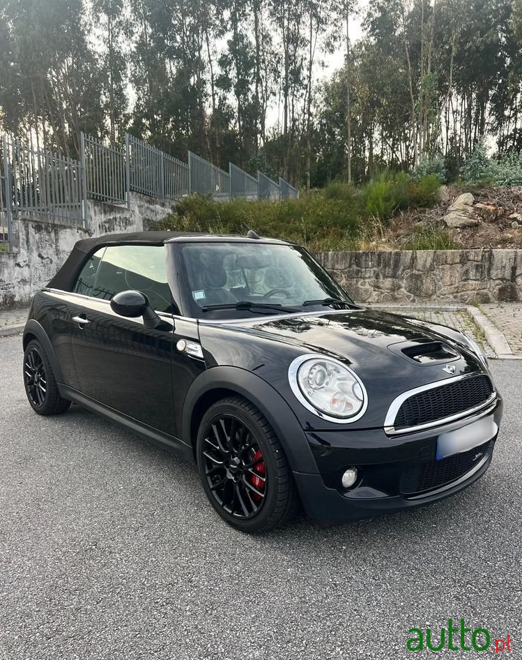 2010' MINI John Cooper Works photo #1