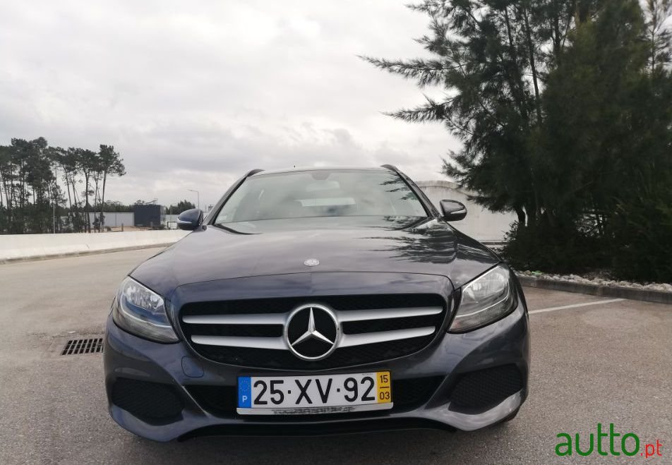 2015' Mercedes-Benz C-200 photo #1