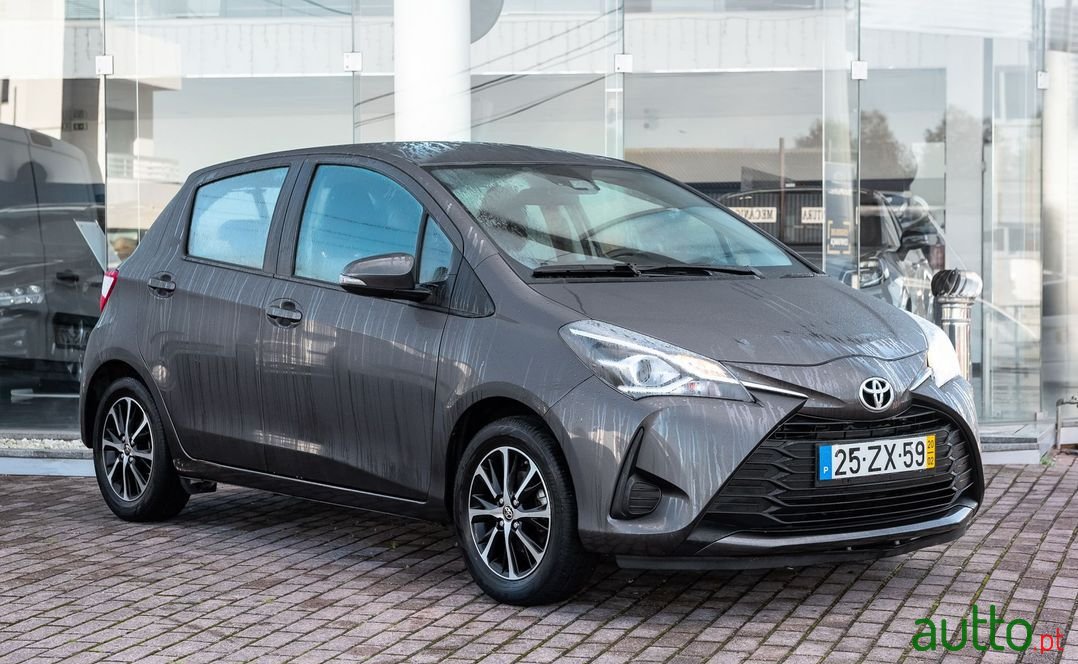 2020' Toyota Yaris photo #1