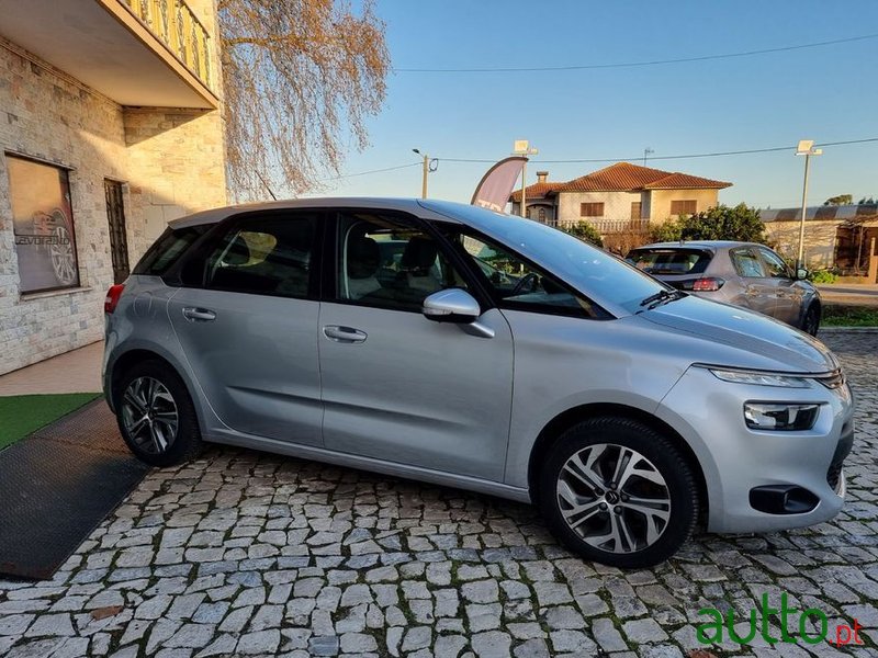 2015' Citroen C4 Picasso photo #5