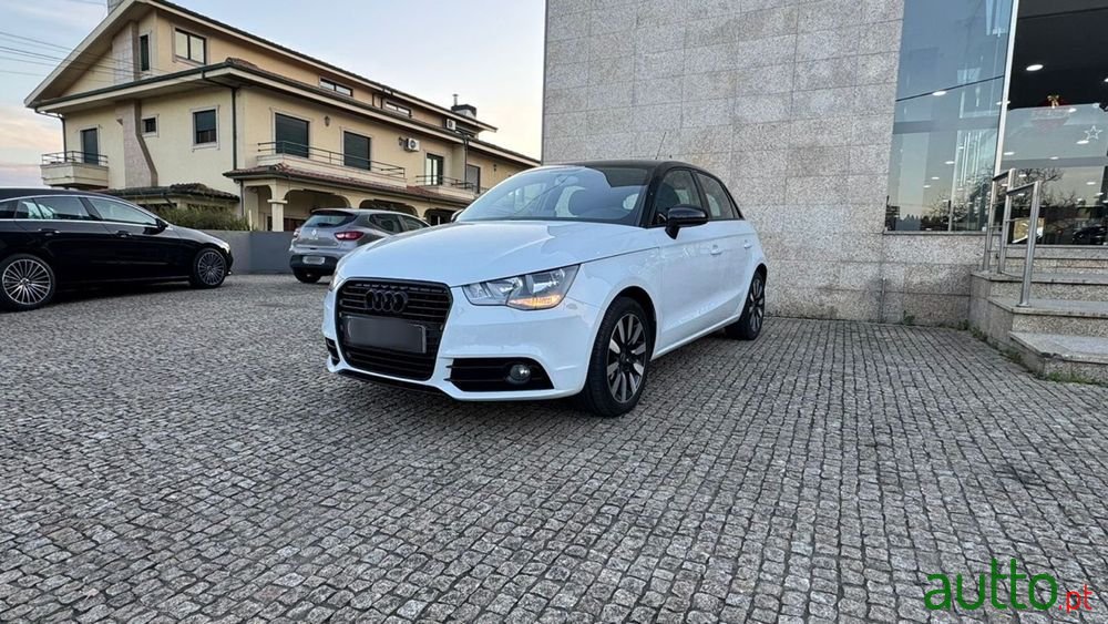 2013' Audi A1 Sportback photo #1