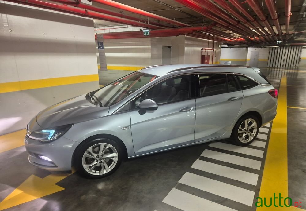 2017' Opel Astra Sports Tourer photo #2