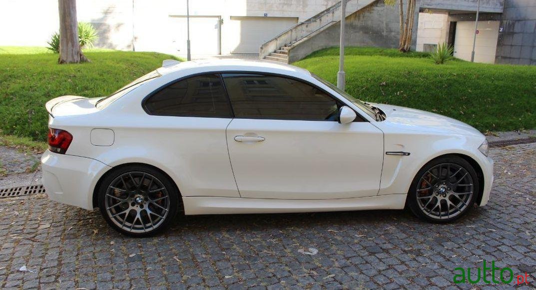 2012' BMW 118 D Coupé photo #1