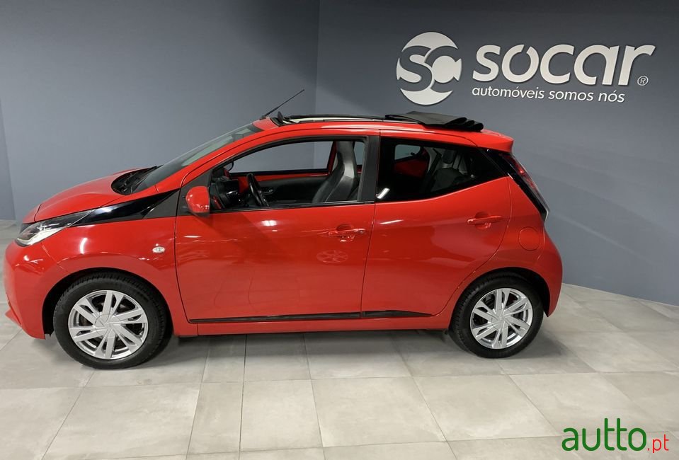 2015' Toyota Aygo photo #4