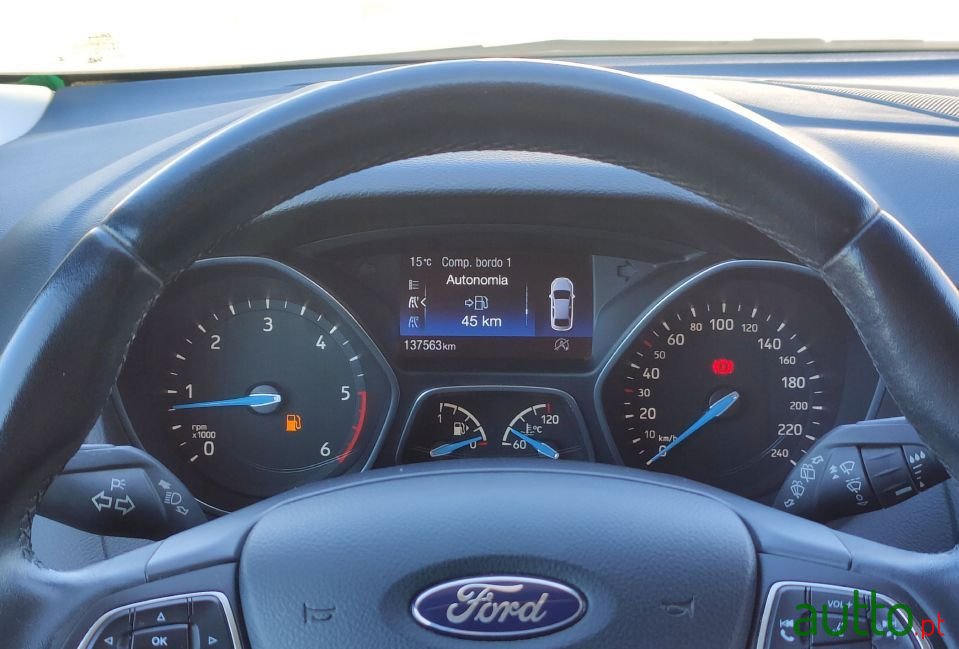 2017' Ford Focus photo #6