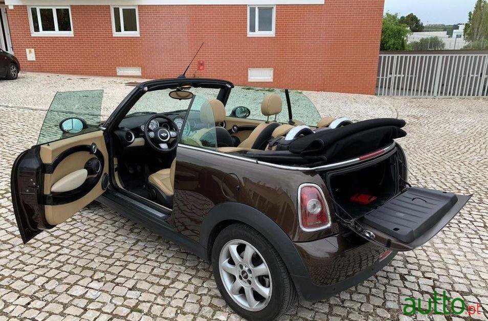 2009' MINI Cabrio Cooper photo #2