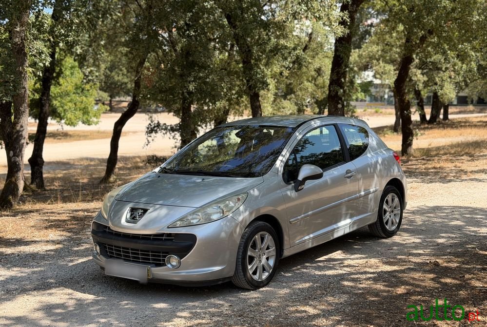 2009' Peugeot 207 1.6 Hdi Sport photo #2