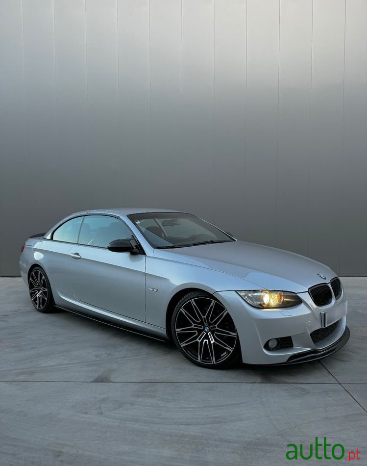 2008' BMW 320 D Cabrio photo #2