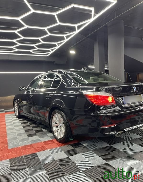 2008' BMW 535 photo #6