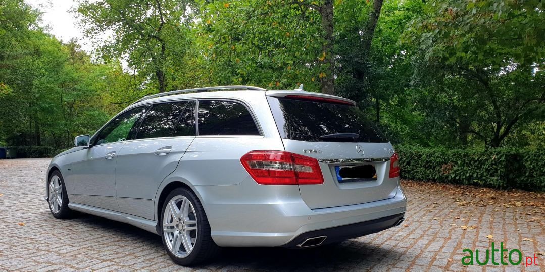 2012' Mercedes-Benz E-250 photo #4