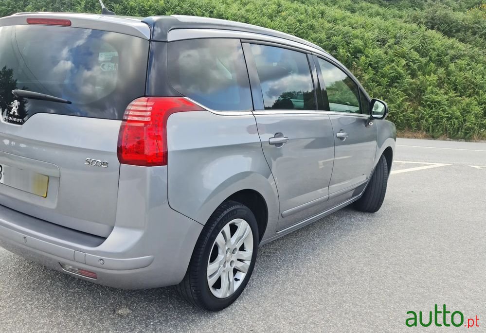 2015' Peugeot 5008 photo #5