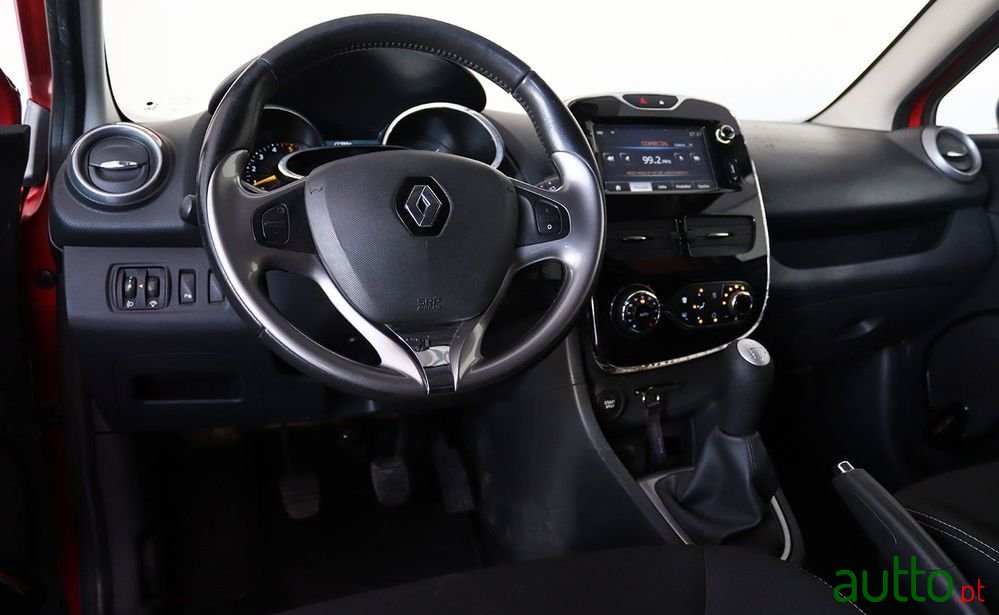2015' Renault Clio photo #5