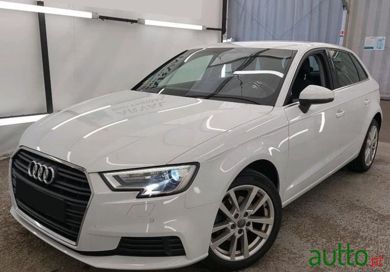 2019' Audi A3 Sportback photo #1